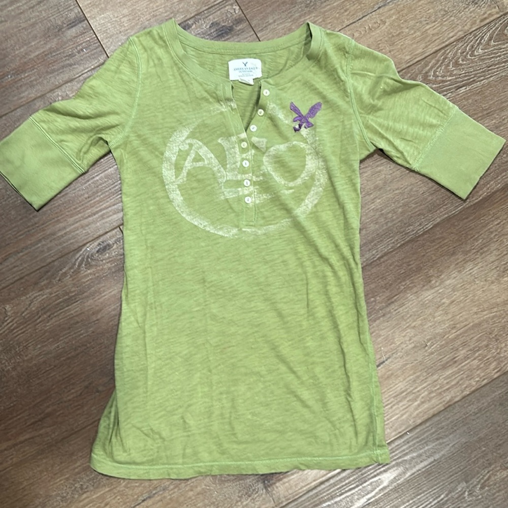 Women’s American Eagle top